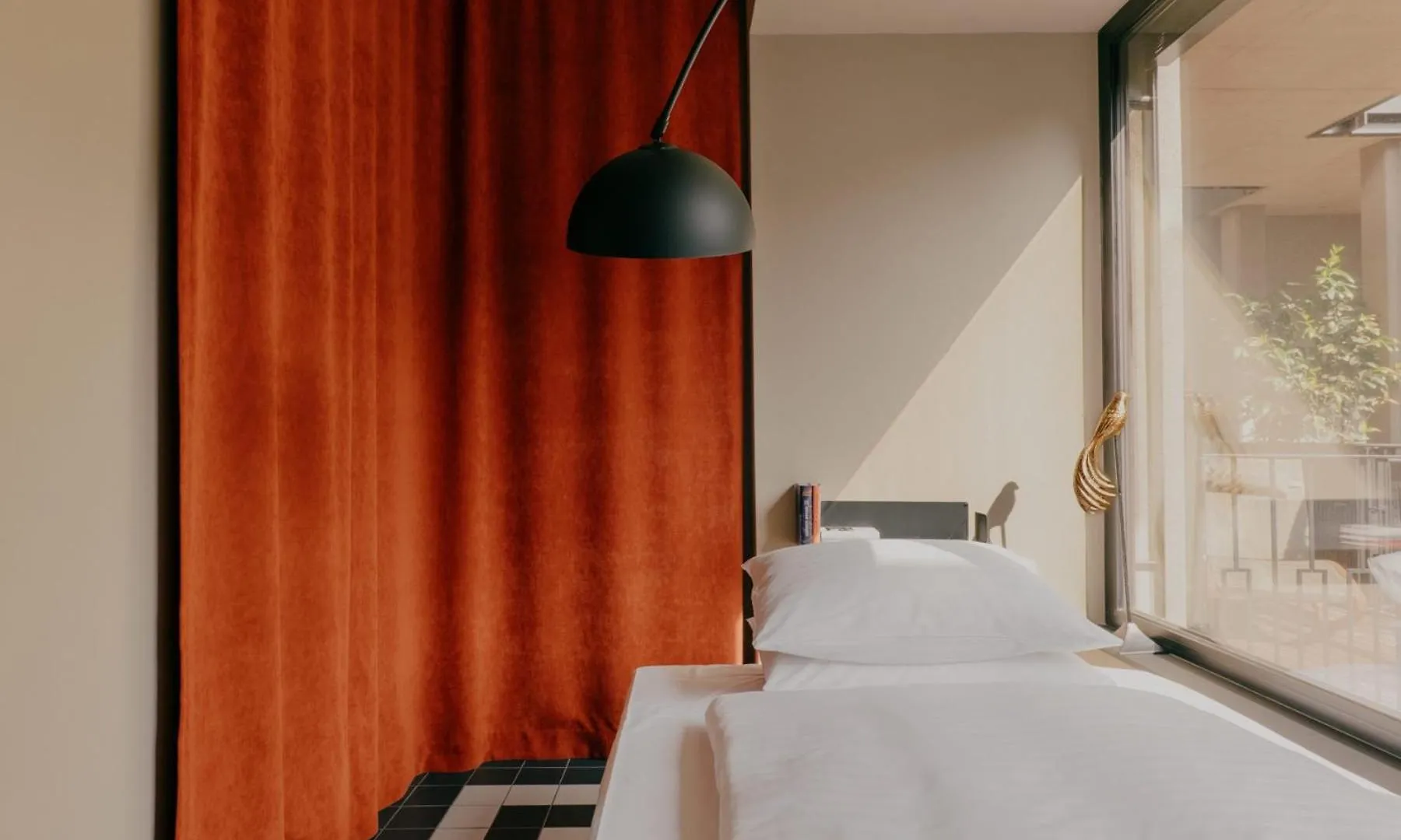 Weltwien Luxury Art Apartments & Free Parking Aparthotel