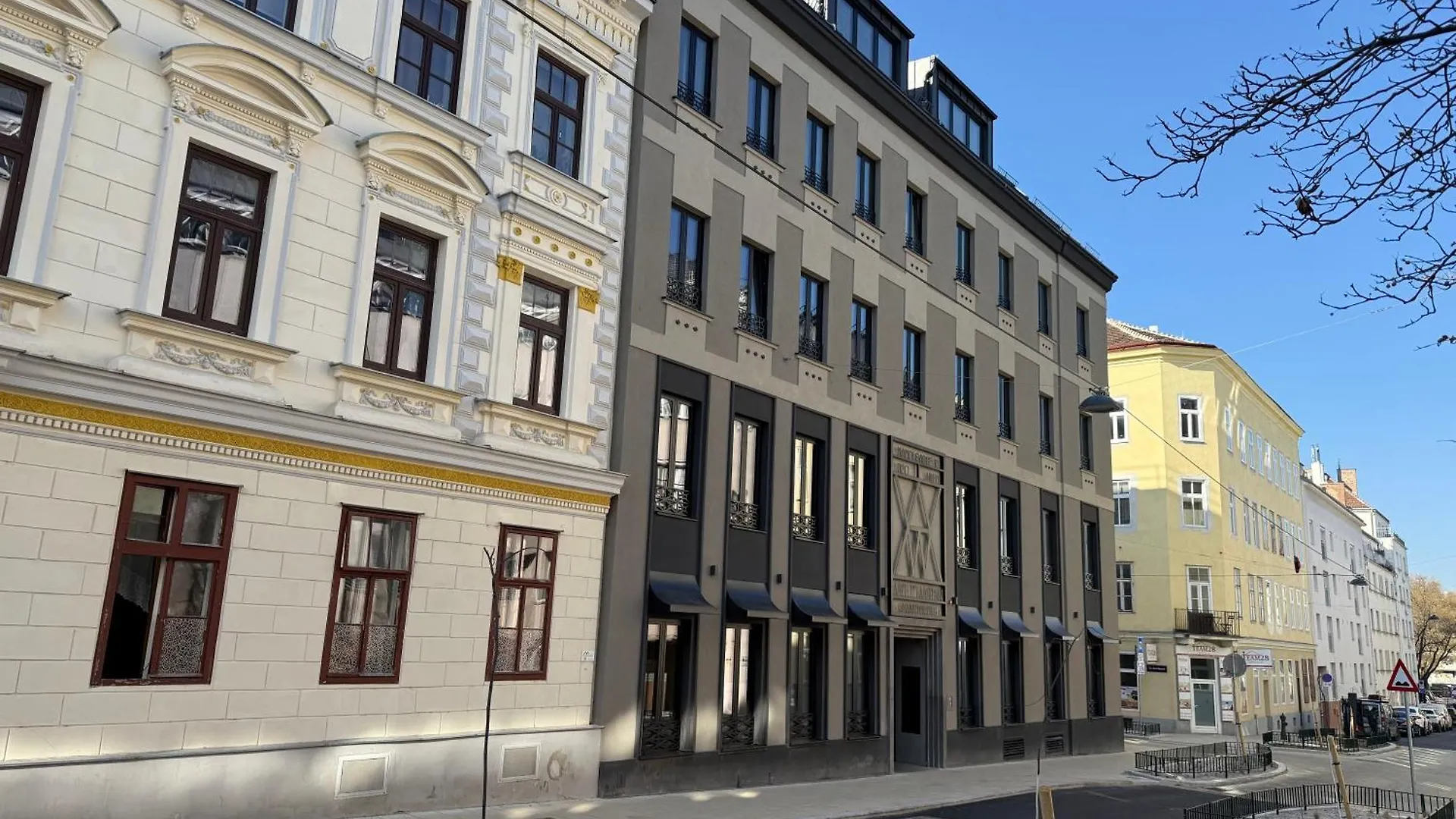 Aparthotel Weltwien Luxury Art Apartments & Free Parking